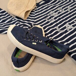 Cariuma Marine Blue Low Canvas Sneakers - Women's sz 9